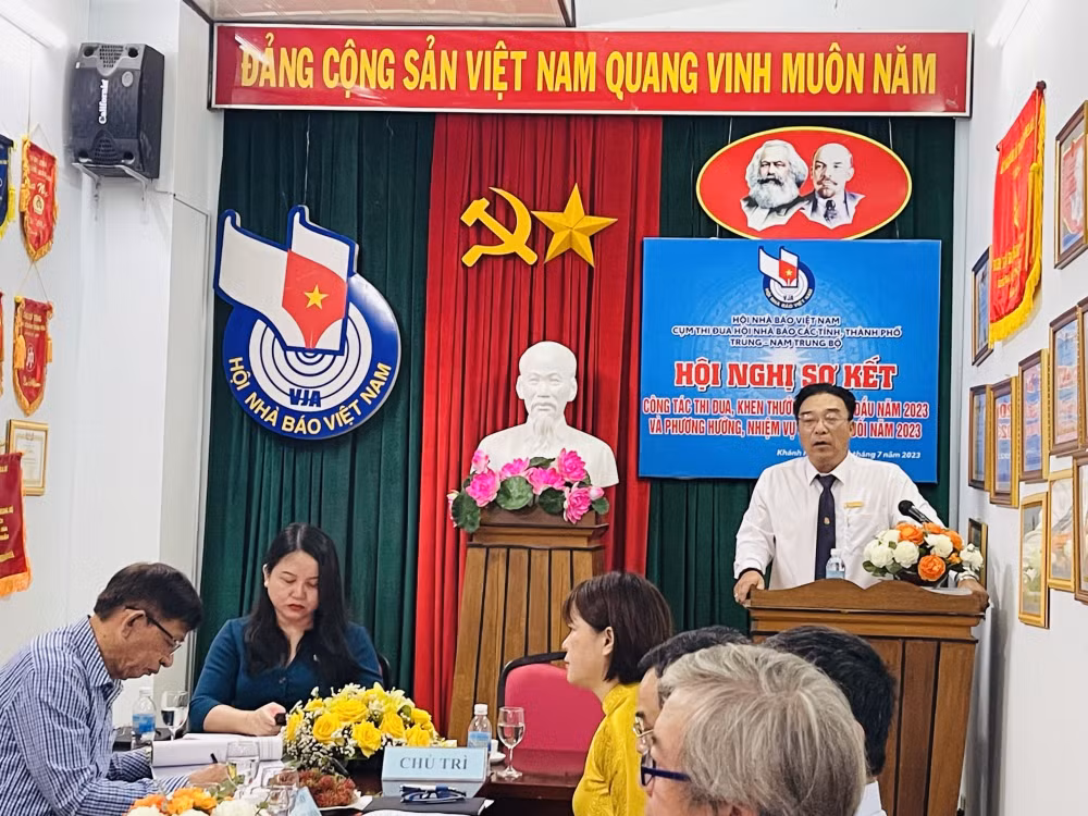 cum thi dua hoi nha bao tinh thanh pho trung nam trung bo 6 thang va hanh trinh no luc hinh 2