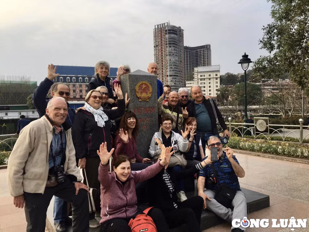 lao cai thang 7 doanh thu tu du lich dat gan 2000 ty dong hinh 2