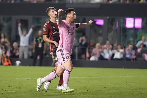messi lap cu dup inter miami huy diet atlanta united hinh 1