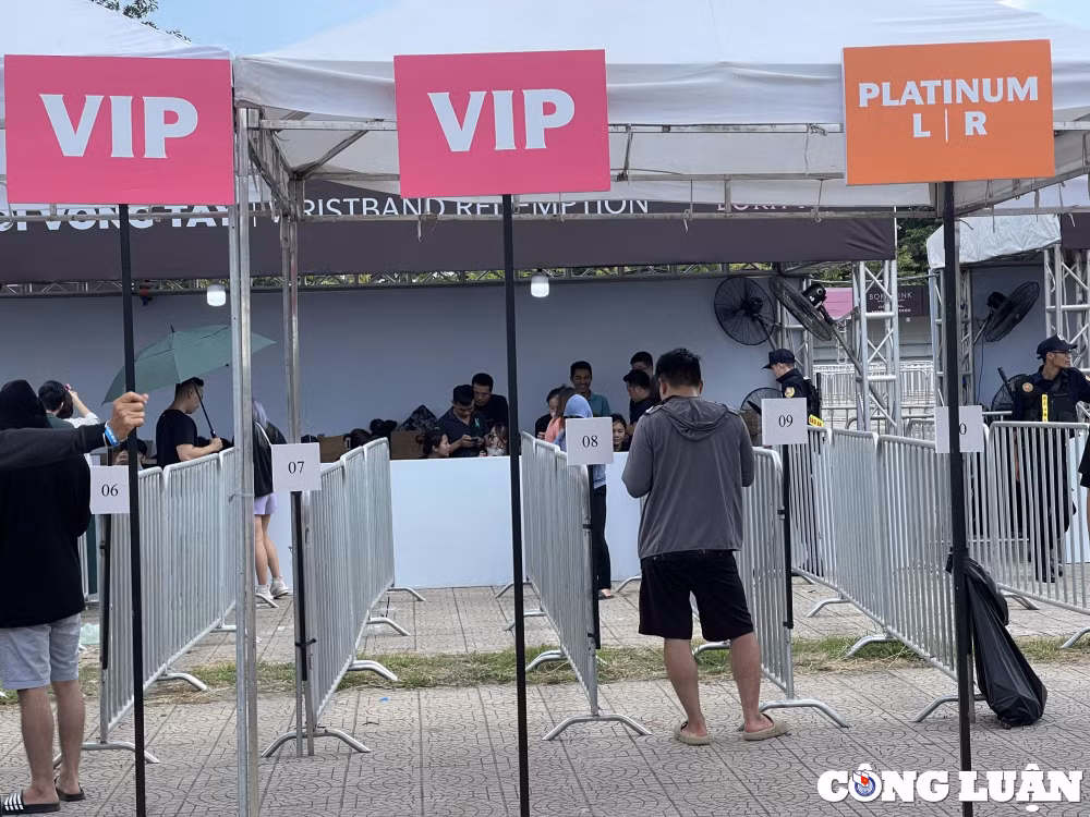 khong khi nhon nhip truoc show trinh dien cua nhom nhac blackpink hinh 4