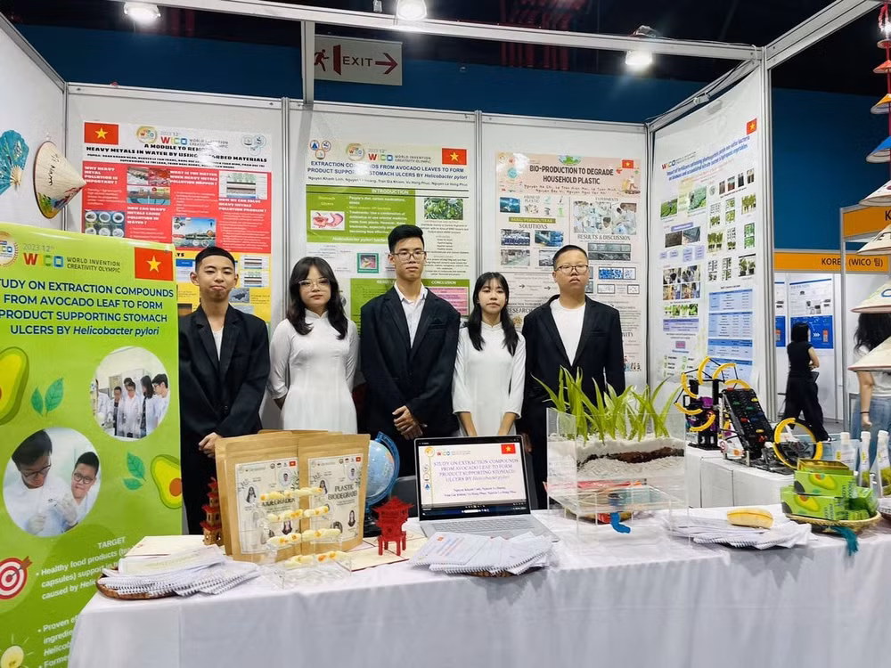 hoc sinh viet nam dat huy chuong vang cuoc thi wico hinh 2