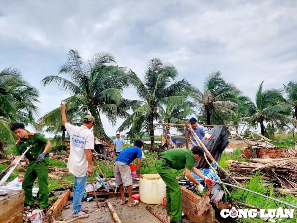 ca mau gan 350 can nha dan bi sap toc mai do giong loc hinh 1