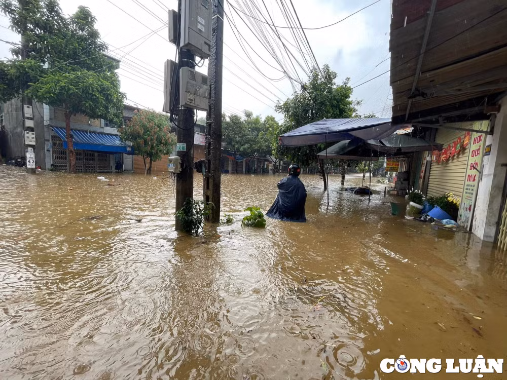 lao cai mua lon cong thoat nuoc nho nuoc ngap ngang bung hinh 2