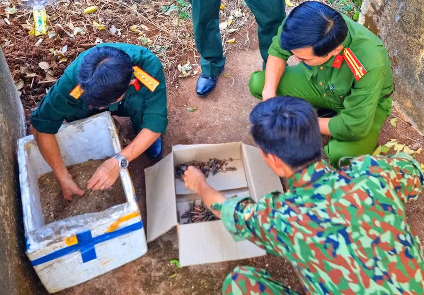 vu no lon o gia lai chua the xac dinh duoc 137 khoi kim loai nghi kip no thuoc loai vu khi gi hinh 1