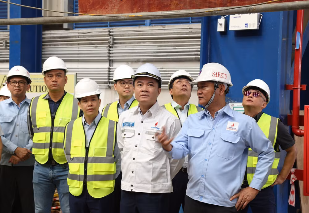 pv gas ky hop dong 25 nam cung cap lng cho nha may dien nhon trach 3 va nhon trach 4 cua pv power hinh 2