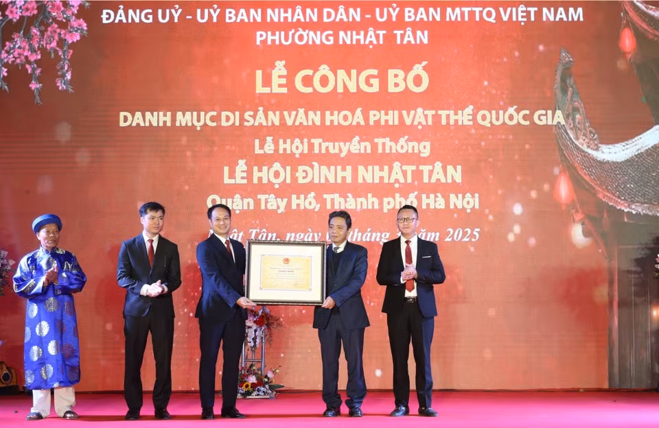 vinh danh di san van hoa phi vat the quoc gia le hoi dinh nhat tan hinh 4
