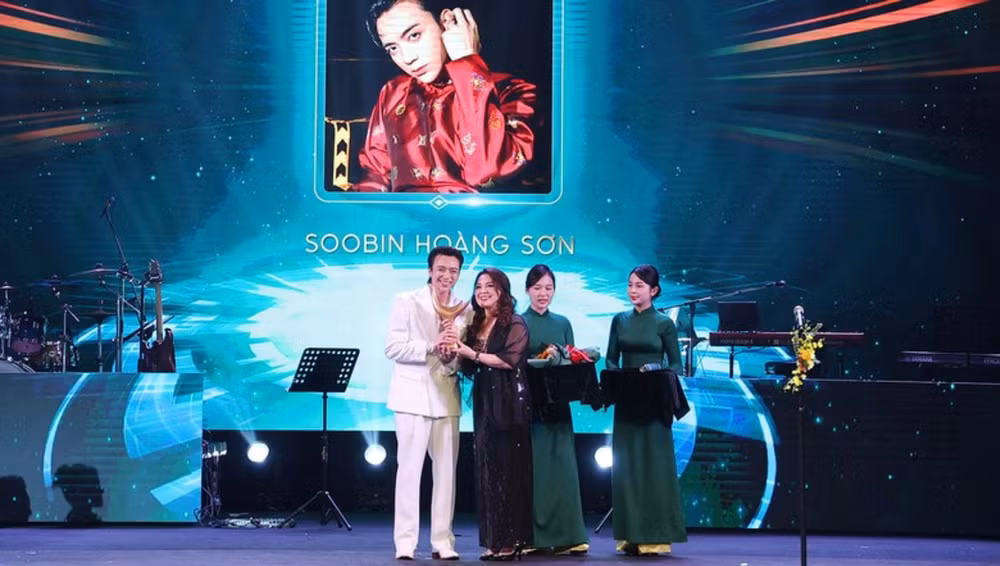soobin hoang son am 3 giai thuong tai giai cong hien hinh 1