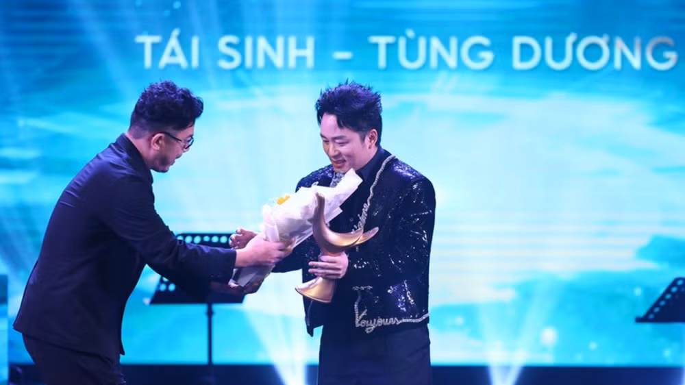 soobin hoang son am 3 giai thuong tai giai cong hien hinh 2