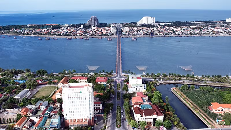 thanh pho dong hoi quang binh vung buoc vuot thach thuc kinh te xa hoi bung sang hinh 5