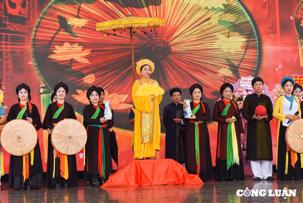 den lang diem tray hoi nho ve thuy to quan ho hinh 2