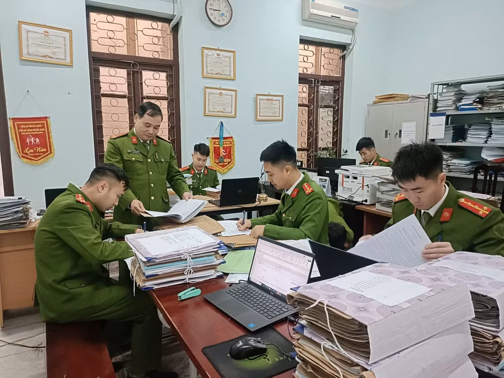 cong an cap xa tham muu voi giam doc cong an tinh ve cong tac bao dam an ninh trat tu hinh 2