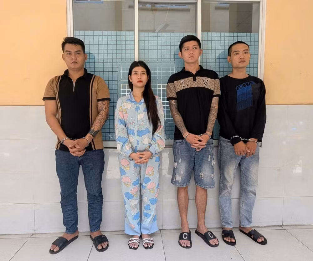 xong vao quan nhau dap pha danh nguoi vi nhung loi le thieu ton trong hinh 1