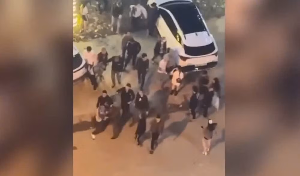 khoi to doi tuong gay ra vu hon chien khien 3 nguoi thuong vong truoc quan karaoke o ha tinh hinh 1