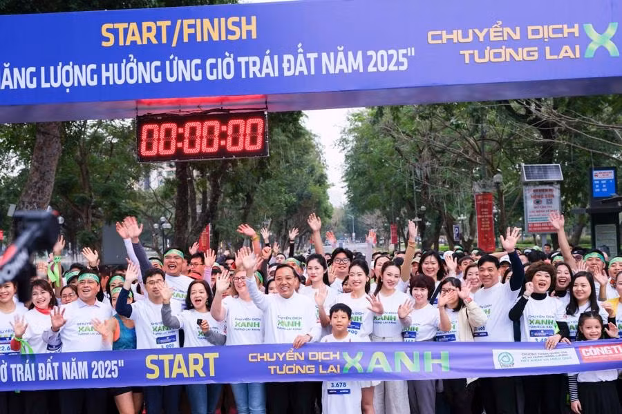 gan 2000 nguoi tham gia giai chay huong ung su kien gio trai dat nam 2025 hinh 1