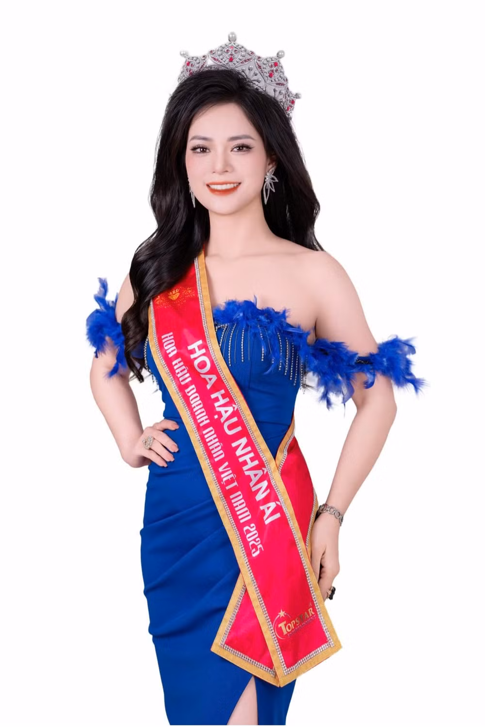 hoa hau nhan ai dao thi ngan va du an vong tay yeu thuong hinh 5