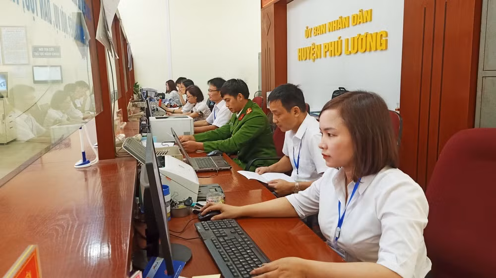 uy ban nhan dan cap tinh duoc to chuc khong qua 14 so cap huyen toi da co 10 phong hinh 1