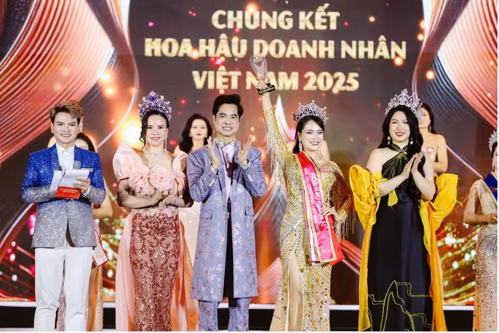 hoa hau nhan ai dao thi ngan va du an vong tay yeu thuong hinh 1