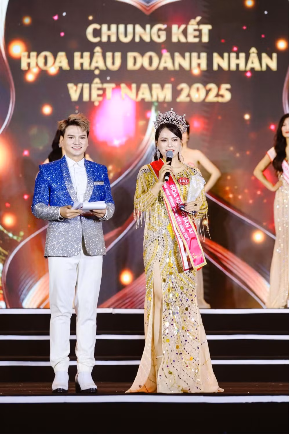 hoa hau nhan ai dao thi ngan va du an vong tay yeu thuong hinh 2