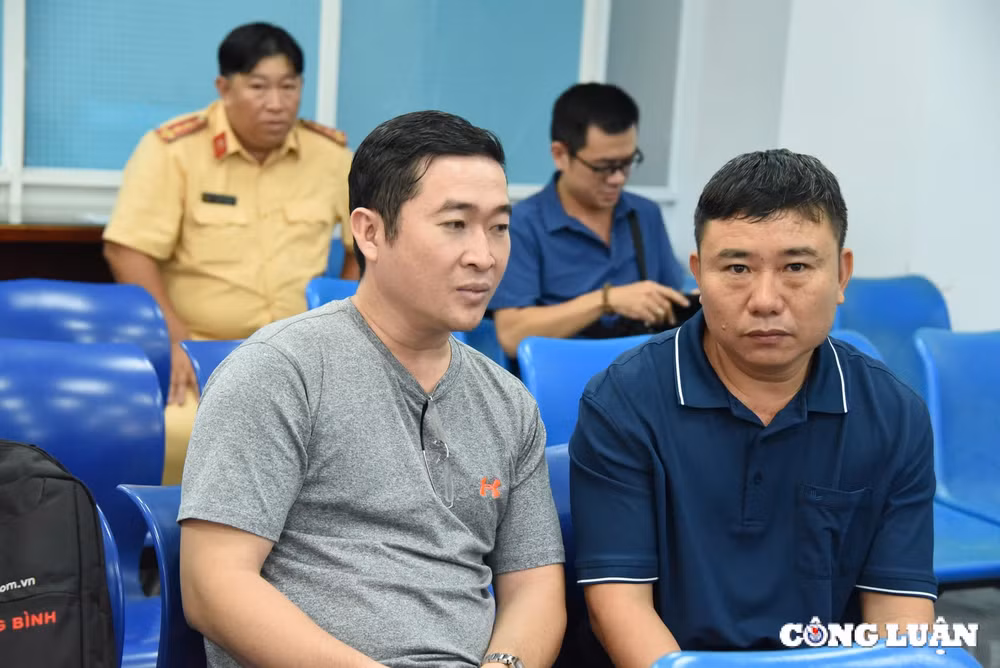 ngay dau cong an tp hcm cap giay phep lai xe thu tuc nhanh chong nguoi dan phan khoi hinh 2