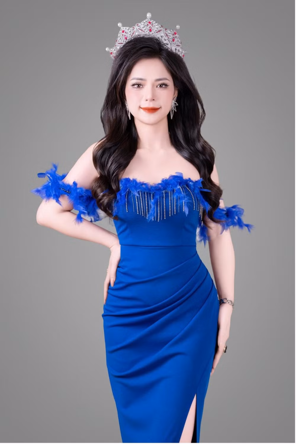 hoa hau nhan ai dao thi ngan va du an vong tay yeu thuong hinh 7