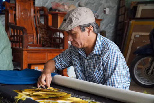 Nghề thêu Khoái Nội: Khi truyền thống tìm đường đến đời sống đương đại