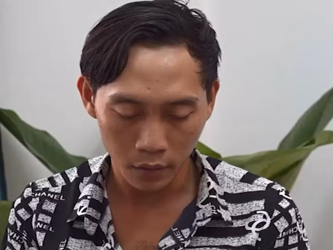 Đối tượng Nguyễn Văn Phúc bị bắt giữ tại cơ quan công an. Ảnh: nld.vn