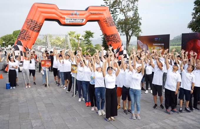 Teambuilding mừng Sinh nhật 19 năm của nhân viên FLC.