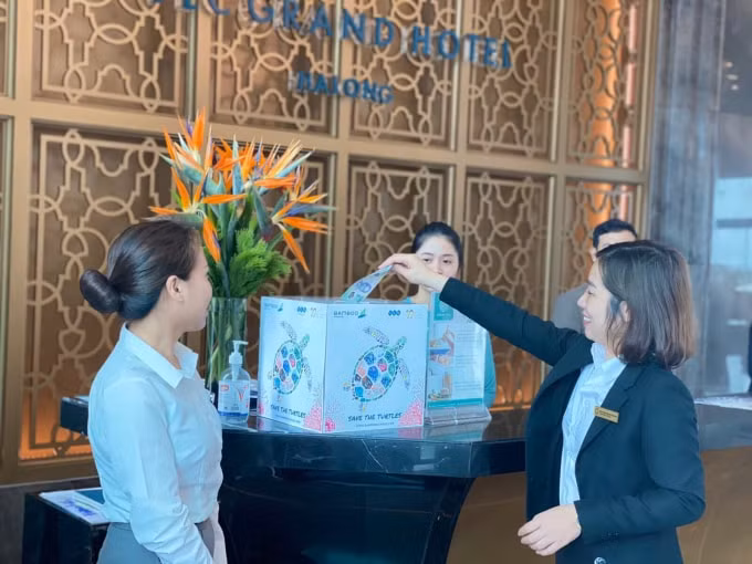 Cán bộ nhân viên tập đoàn FLC tham gia gây quỹ Happy Island.