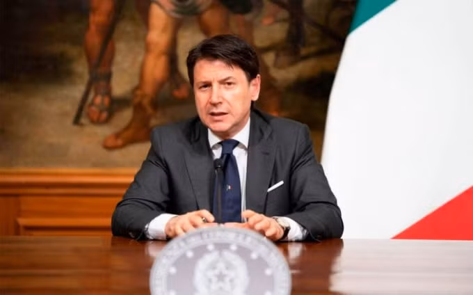 Chính phủ của Thủ tướng Ý Giuseppe Conte cũng quyết định đóng cửa các rạp chiếu phim, nhà hát, phòng tập thể dục và hồ bơi, nhằm ngăn chặn sự lây lan của đại dịch - Ảnh: AFP