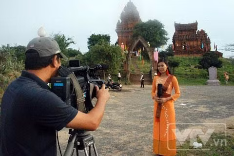 chan-dung-mc-nu-cua-vtv-1-vtvonline-301113
