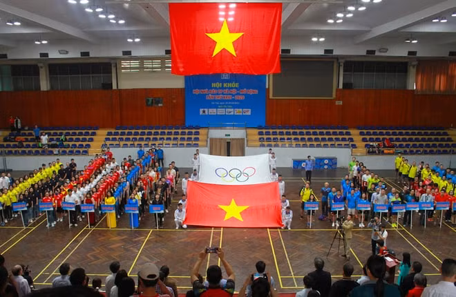 Lễ khai mạc Hội khỏe Hội Nhà báo thành phố Hà Nội mở rộng năm 2020.