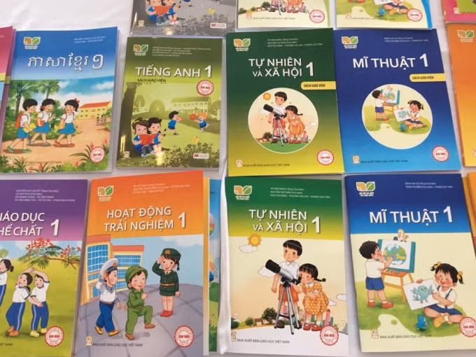 Bộ GD&ĐT chỉ đạo rà soát nội dung của tất cả sách giáo khoa lớp 1 (ảnh TL).