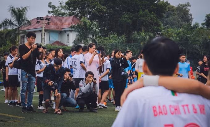 Một buổi học chuyên ngành của sinh viên báo chí, Khoa Báo chí - Truyền thông và Văn học