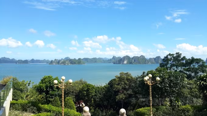 Một góc biển đảo Vân Đồn, Quảng Ninh, đang được đầu tư hạ tầng hiện đại, hấp dẫn du khách đến du lịch Quảng Ninh. Ảnh: Nguyễn Quân