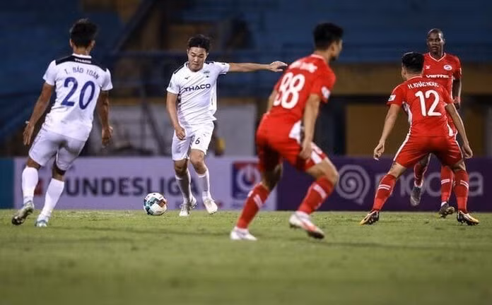 Tiền vệ Lương Xuân Trường vẫn chưa lấy lại được phong độ tốt nhất. Ảnh: bongdaz.com.