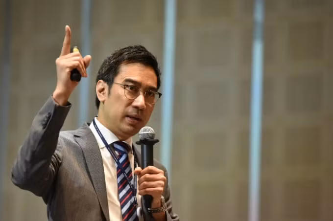 Sethaput Suthiwart-Narueput, thống đốc mới được bổ nhiệm của Ngân hàng Thái Lan, gặp gỡ báo chí vào ngày 20/10 tại Bangkok. Ảnh: Nikkei