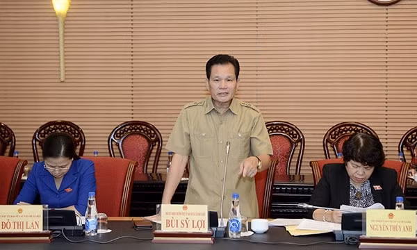 Phó Chủ nhiệm Ủy ban Về các vấn đề xã hội của Quốc hội Bùi Sỹ Lợi phát biểu