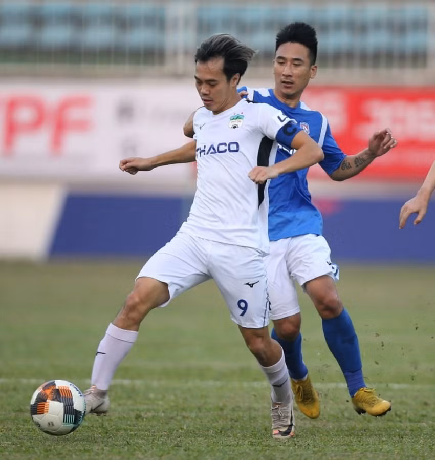 HAGL 1-3 Than Quảng Ninh: Quảng Ninh đánh bại HAGL ngay tại sân nhà. Ảnh: bongda24h.