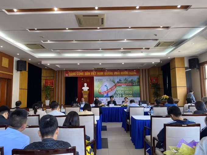 Quang cảnh buổi họp báo giới thiệu về giải đấu năm 2020. Ảnh: D.L