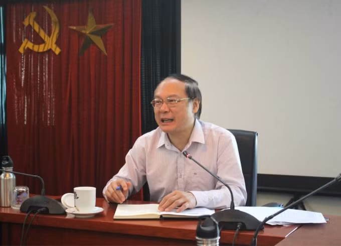 Thứ trưởng Bộ Tài nguyên và Môi trường Lê Công Thành chỉ đạo tại cuộc họp.