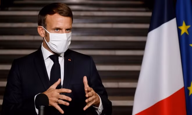 Tổng thống Pháp Emmanuel Macron công bố lệnh phong tỏa toàn quốc khi Covid-19 bùng phát mạnh trở lại tại nước này. Ảnh: Reuters.