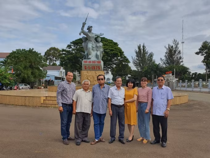 Cán bộ lãnh đạo Hội Nhà báo Việt Nam và Hội Nhà báo Bình Phước.