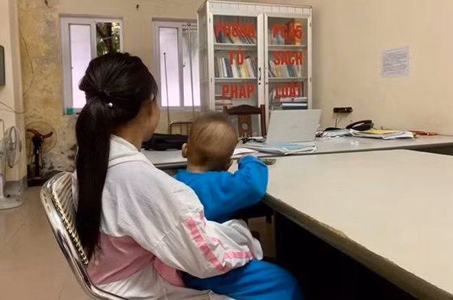 Hình ảnh chị H. và con trai út mới được giải cứu. Ảnh: anninhthudo.vn