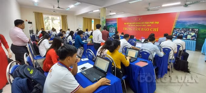Toàn cảnh trung tâm báo chí phục vụ Đại hội đại biểu Đảng bộ tỉnh Phú Thọ lần XIX.