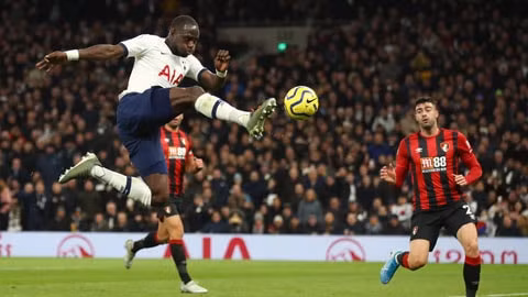 Tottenham (áo trắng) sẽ nối dài mạch trận thăng hoa sân khách bằng cách đánh bại Burnley. Ảnh: bongdaplus.vn
