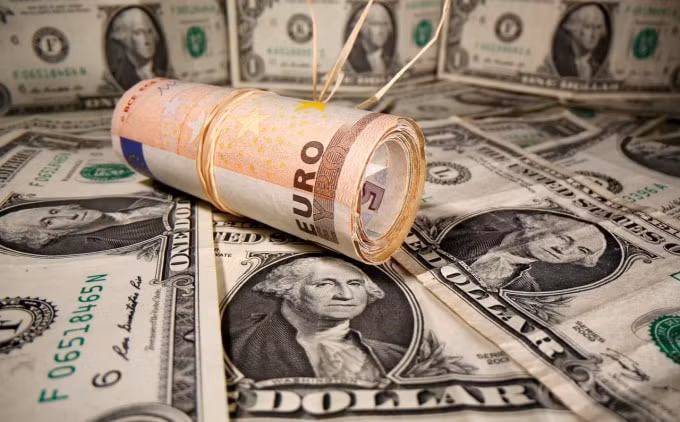 Đồng USD giảm giá liên tiếp phiên cuối tuần. Ảnh: TL.