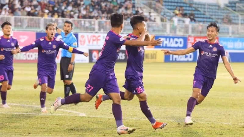 CLB HAGL và Sài Gòn FC đối đầu nhau tại sân Pleiku. Ảnh: baogiaothong