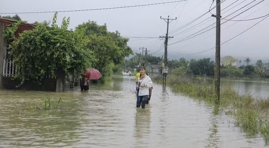 nhieu ho dan tai thanh hoa bi co lap do mua lon hinh 1