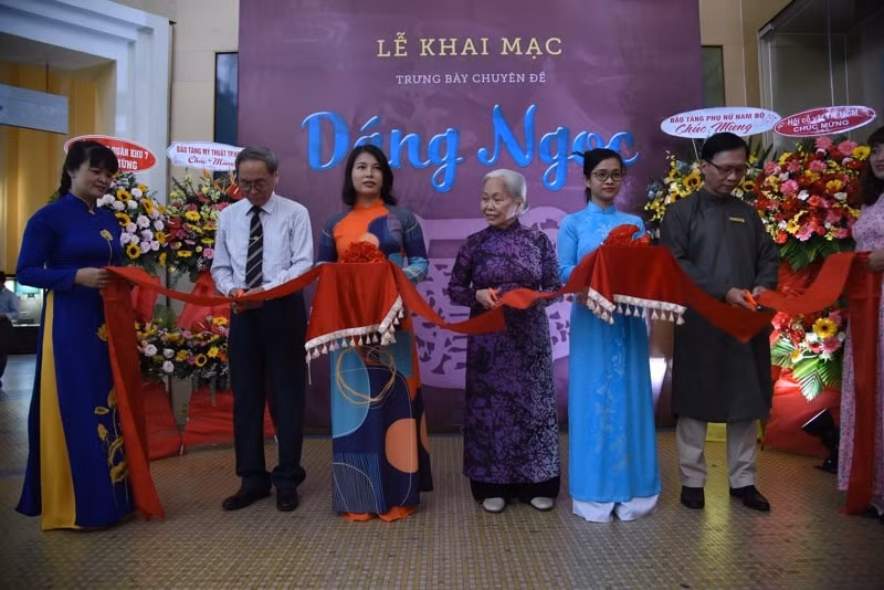 ngam nhung hien vat co ngoc quy hiem tai trien lam dang ngoc hinh 1