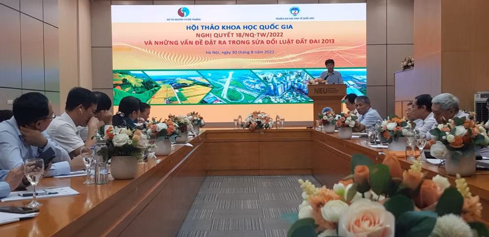 chuyen gia kinh te tranh luan ve van de bo khung gia dat nen hay khong hinh 2